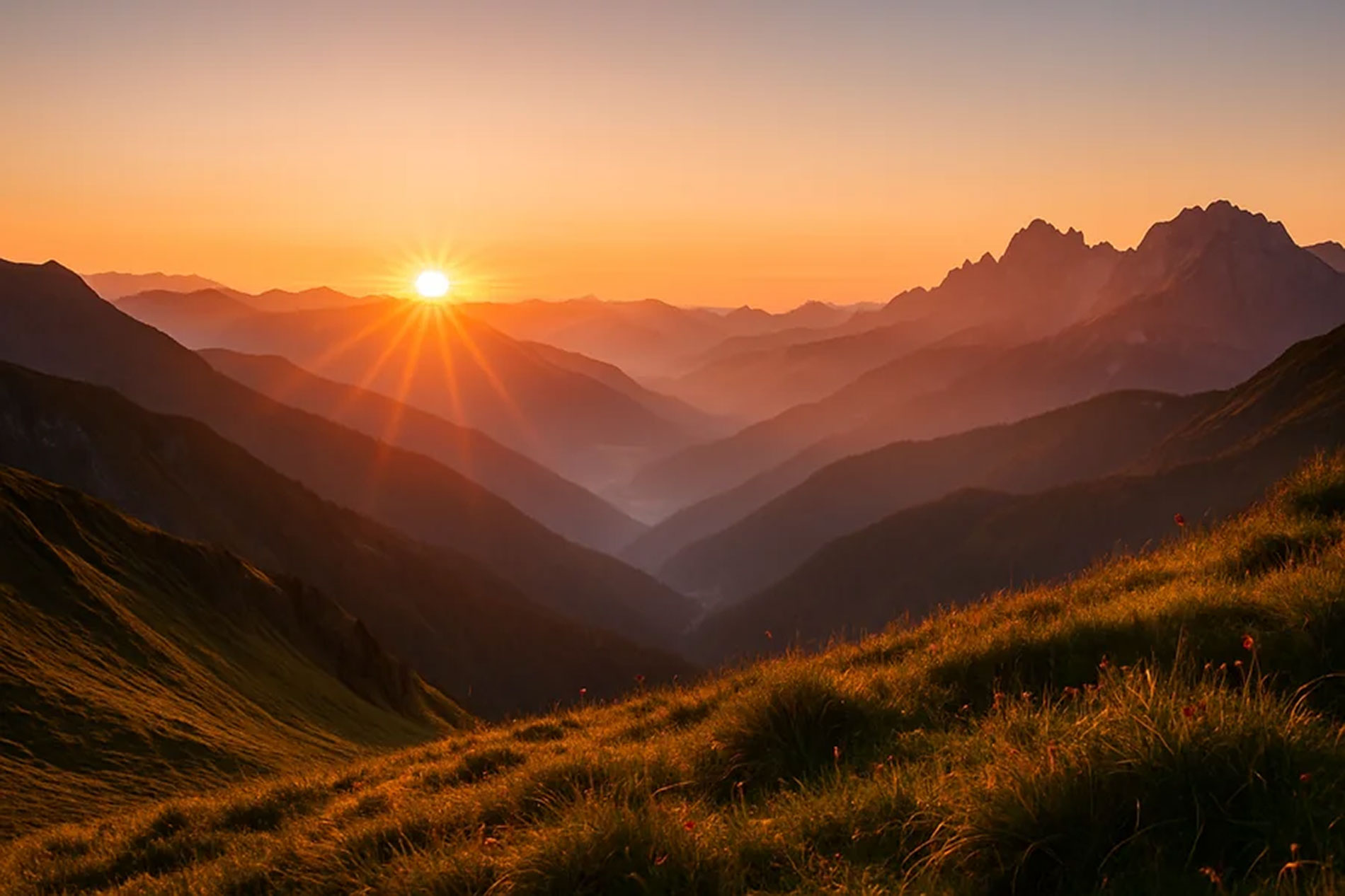 Sonnenaufgang_Berge_900x600webo